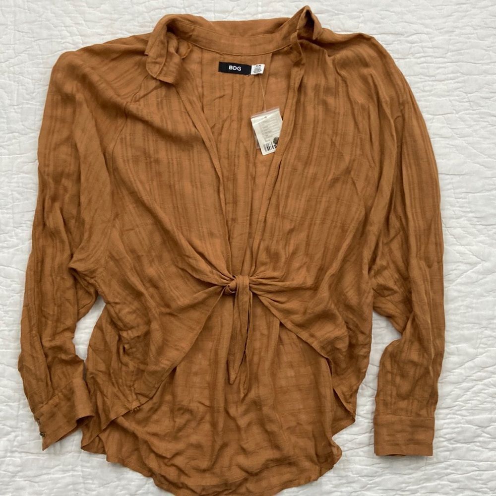 NWT BDG Long Sleeve Tie Front Blouse size Medium